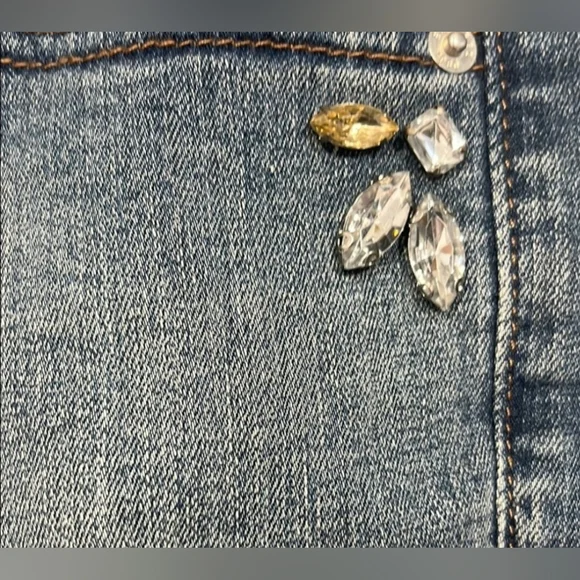 Express High Rise Distressed Rhinestone Embellished Shortie - Size 2 - Picture 6 of 8